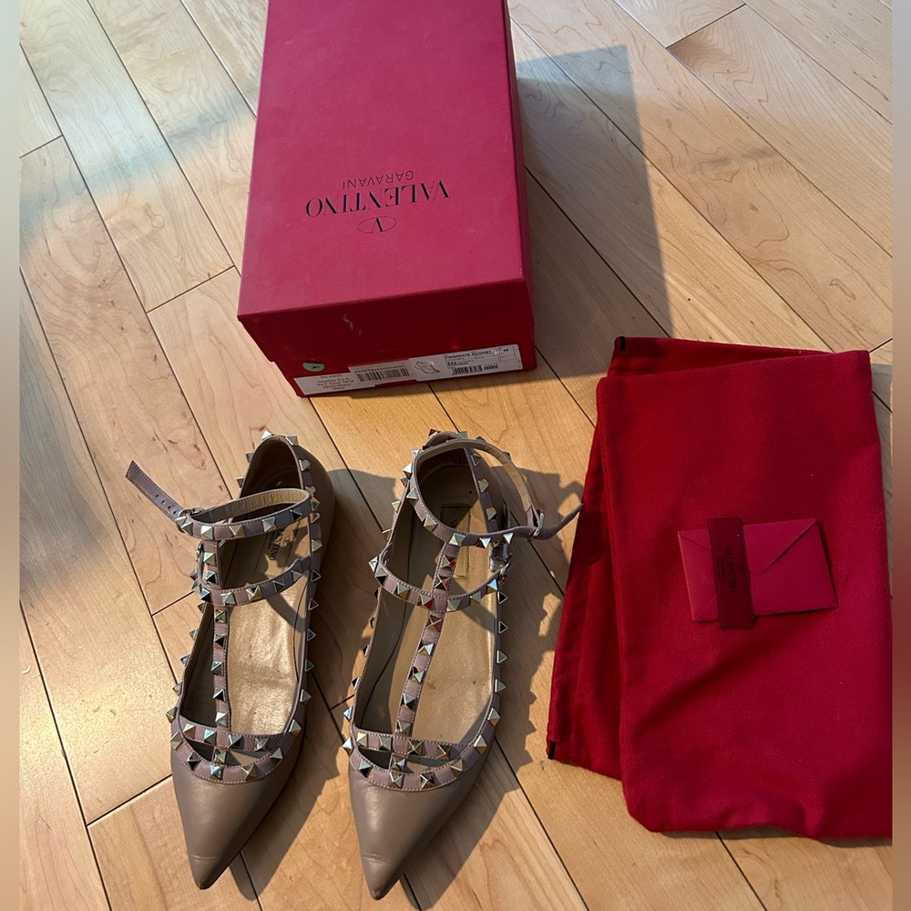 Rockstud Valentino Flat size 38 Authentic !